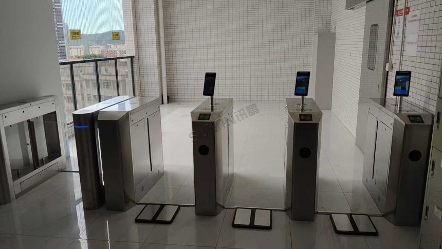 深圳讯鹏科技 ESD 防静电闸机-现场图