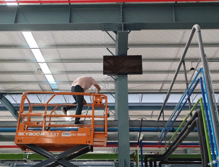 深圳讯鹏科技安灯呼叫看板-工厂安装图