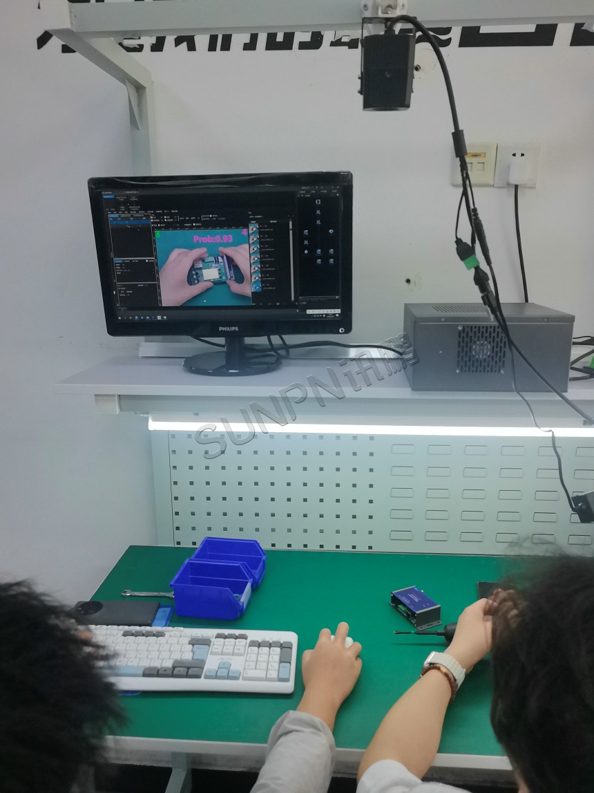 讯鹏科技：AI视觉SOP作业防错系统-案例图