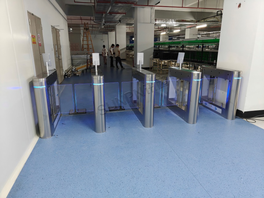 讯鹏科技：ESD防静电监控闸机-案例图